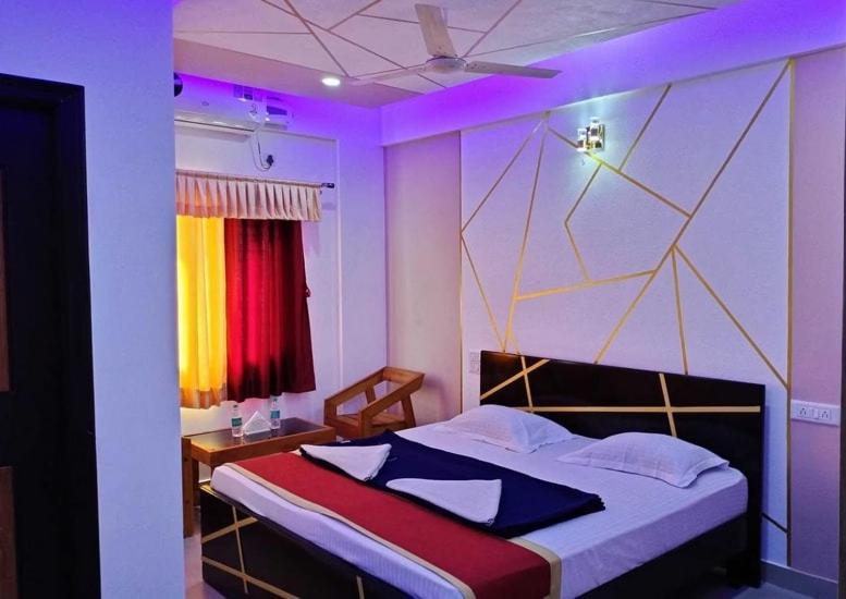 Royal Comfort Inn Bangalore Exterior photo