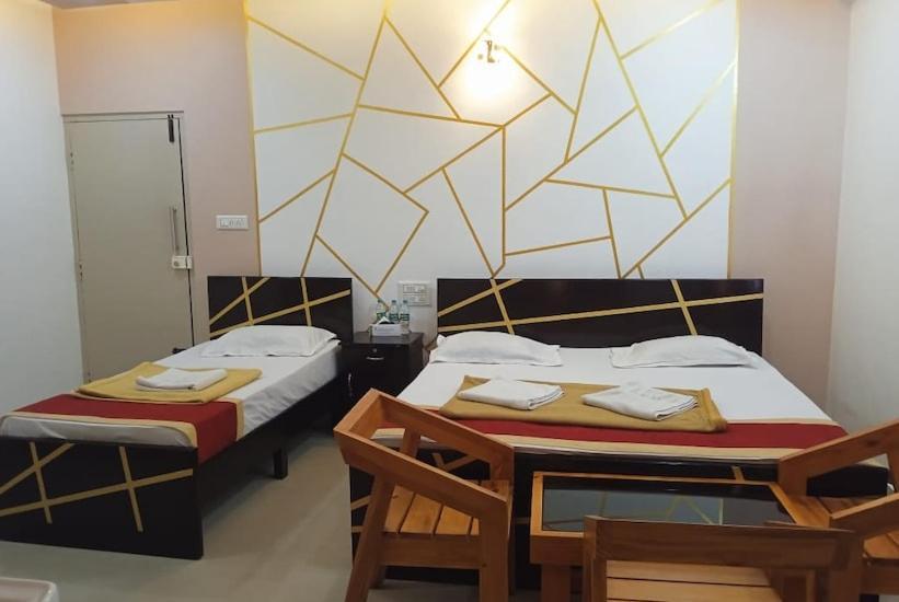 Royal Comfort Inn Bangalore Exterior photo